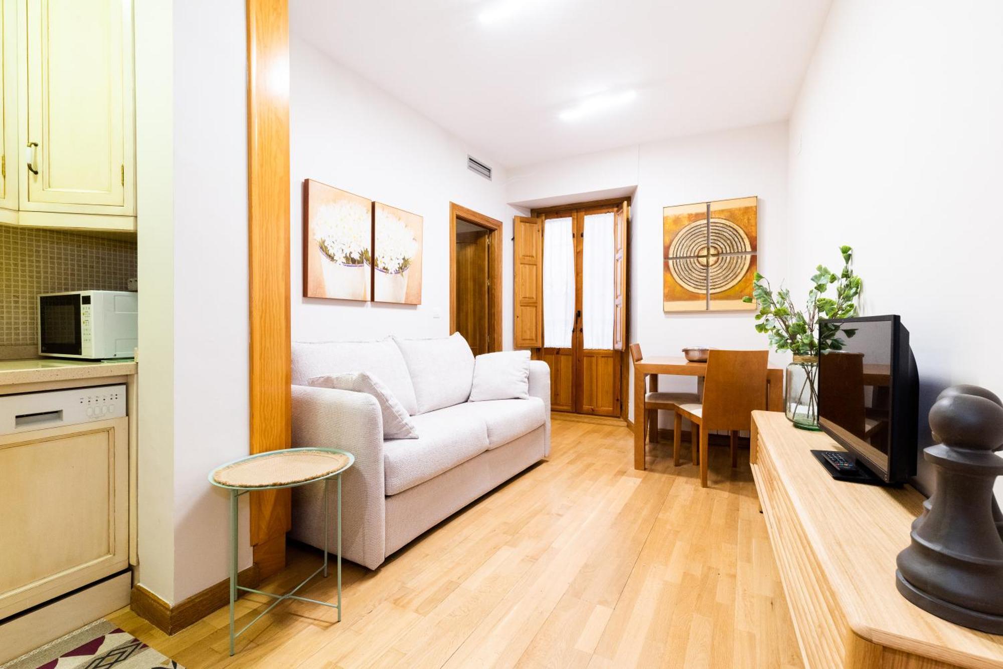 Precioso Piso En Pleno Centro De Junto A Iglesia De San Matias Apartamento *