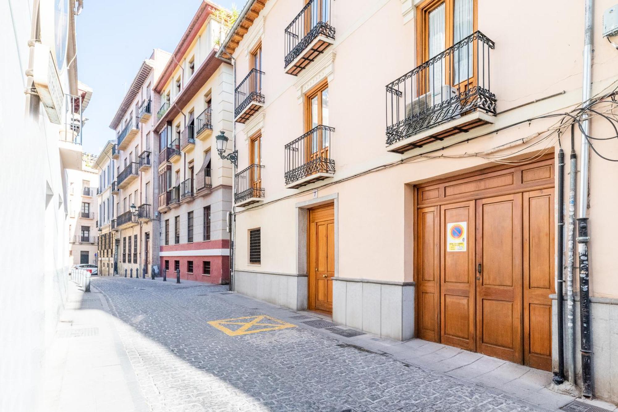 Precioso Piso En Pleno Centro De Junto A Iglesia De San Matias * Granada