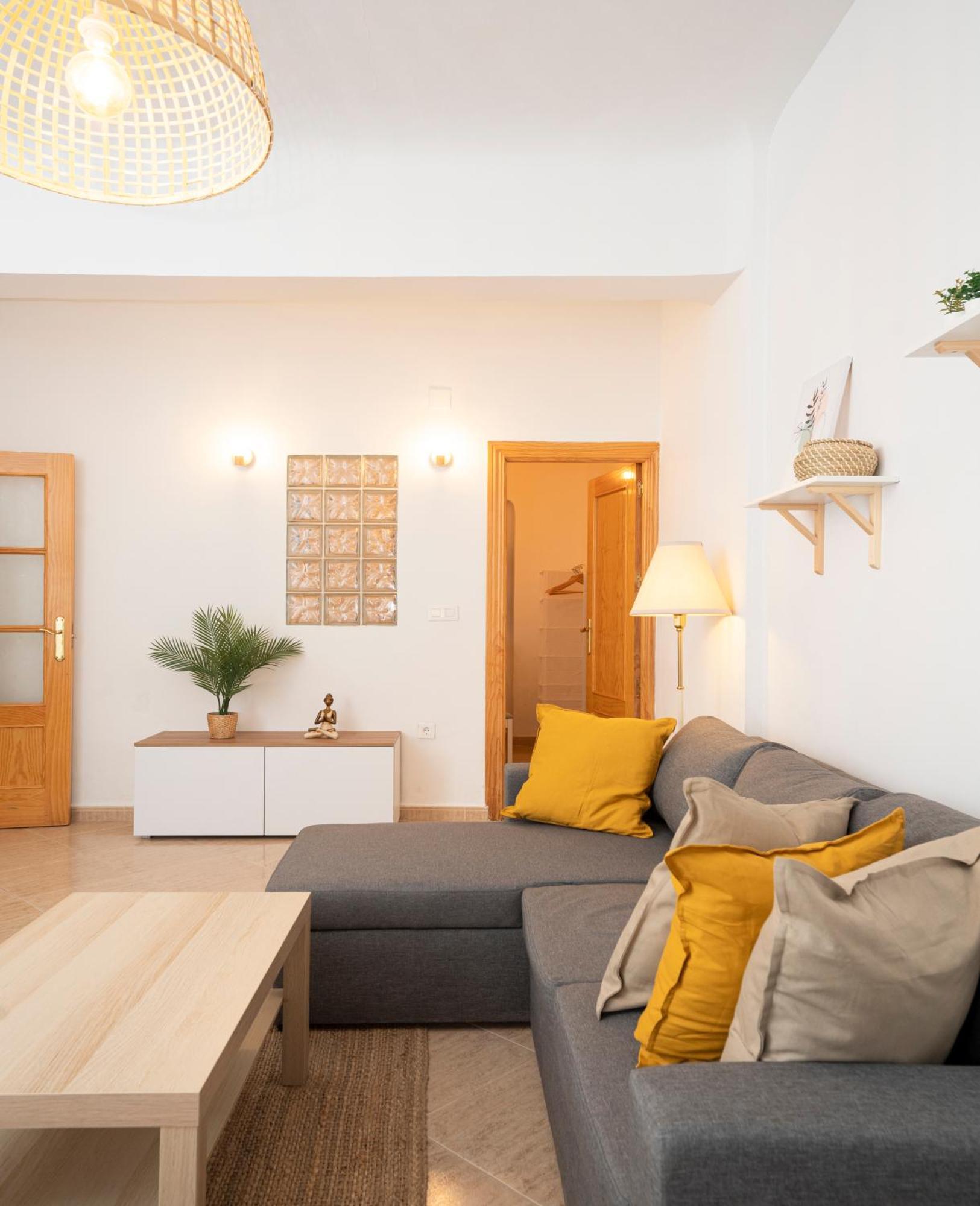 Encanto Nazari, By Daimar Granada