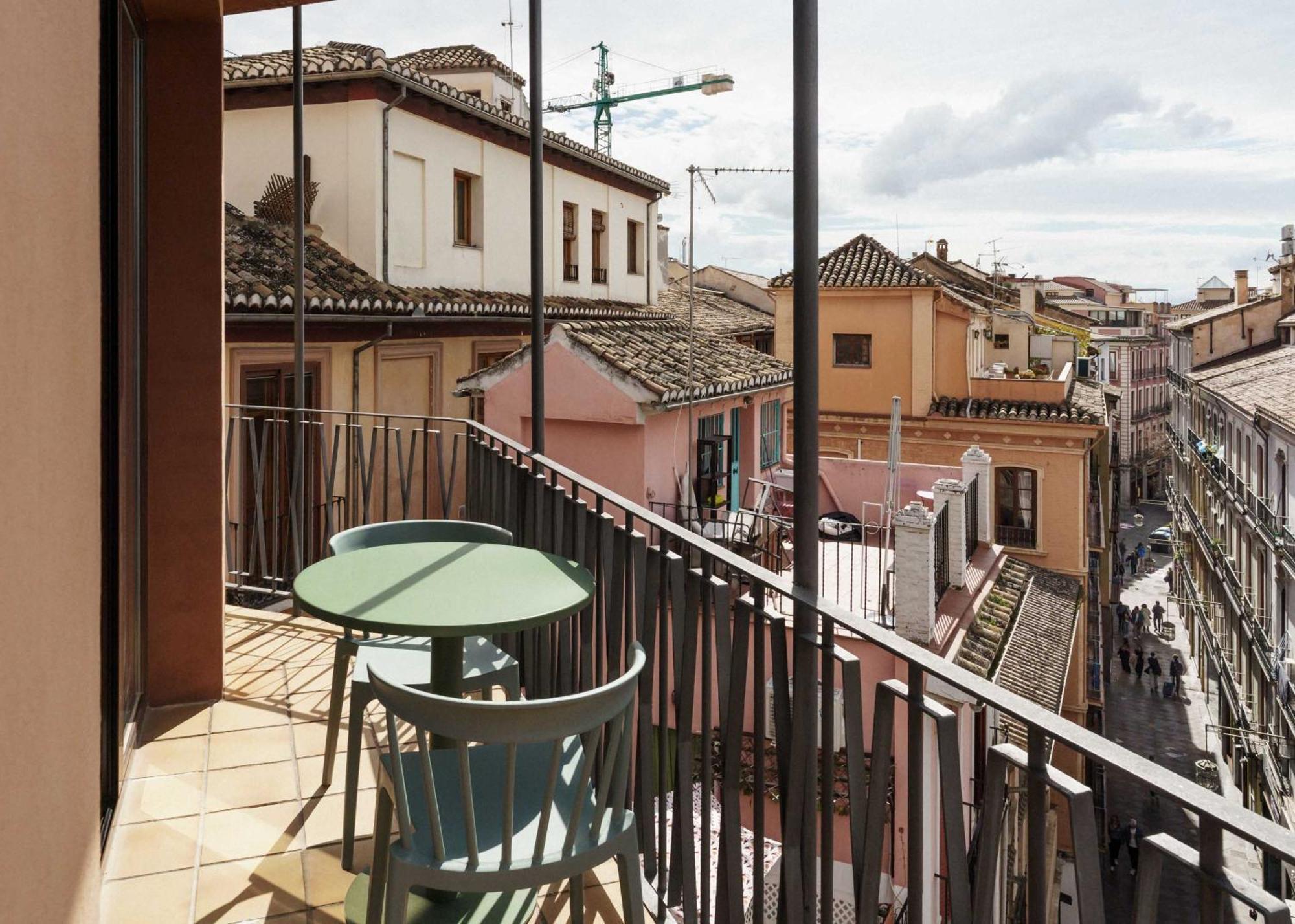 Limehome Calle Lopez Rubio Granada