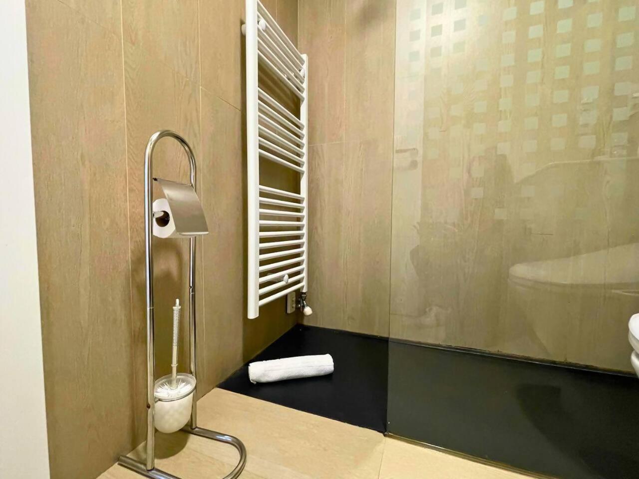Home4u Con Cochera Apartamento