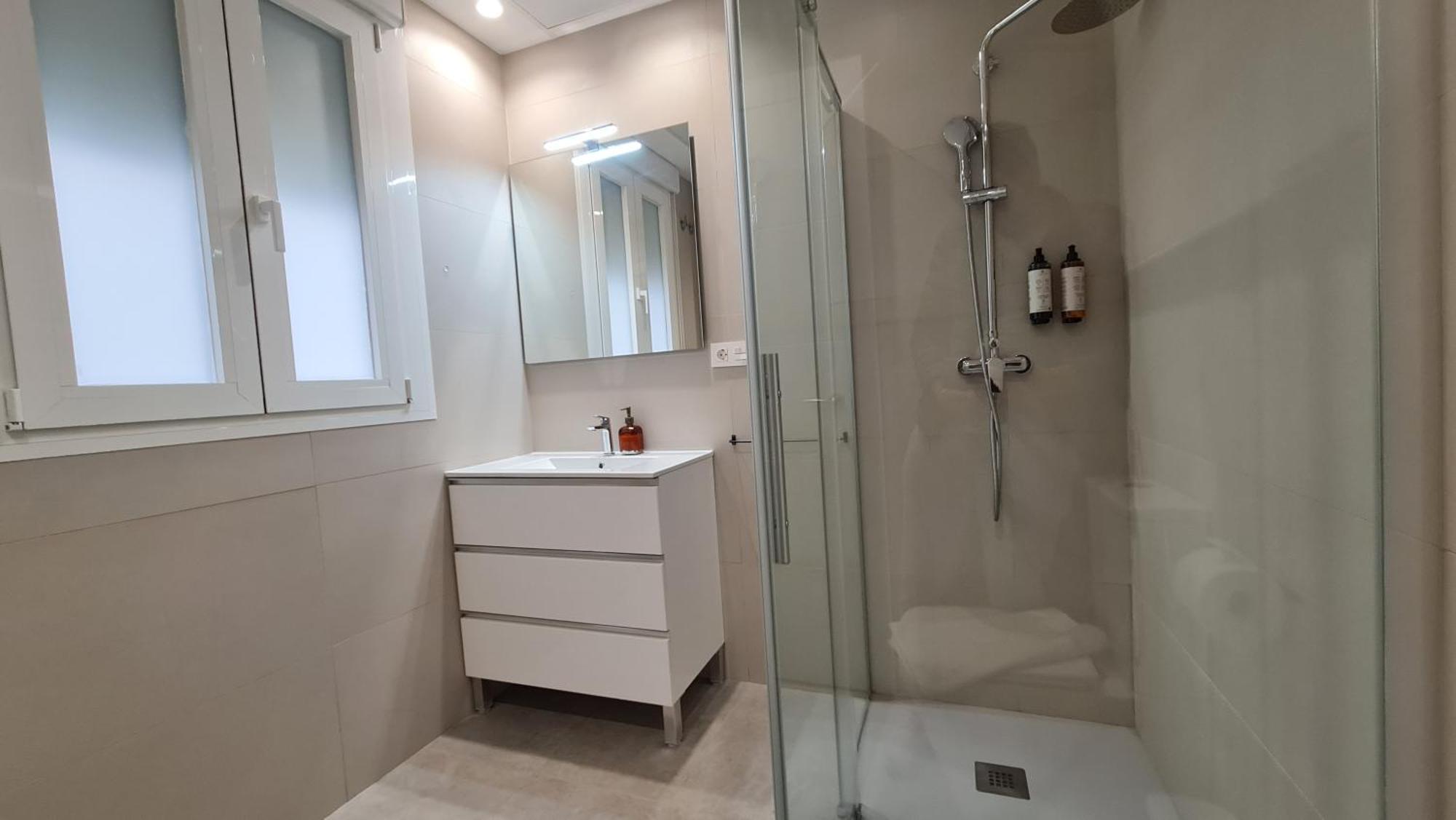 Navas 101 Cosmopolitan Loft Apartment *