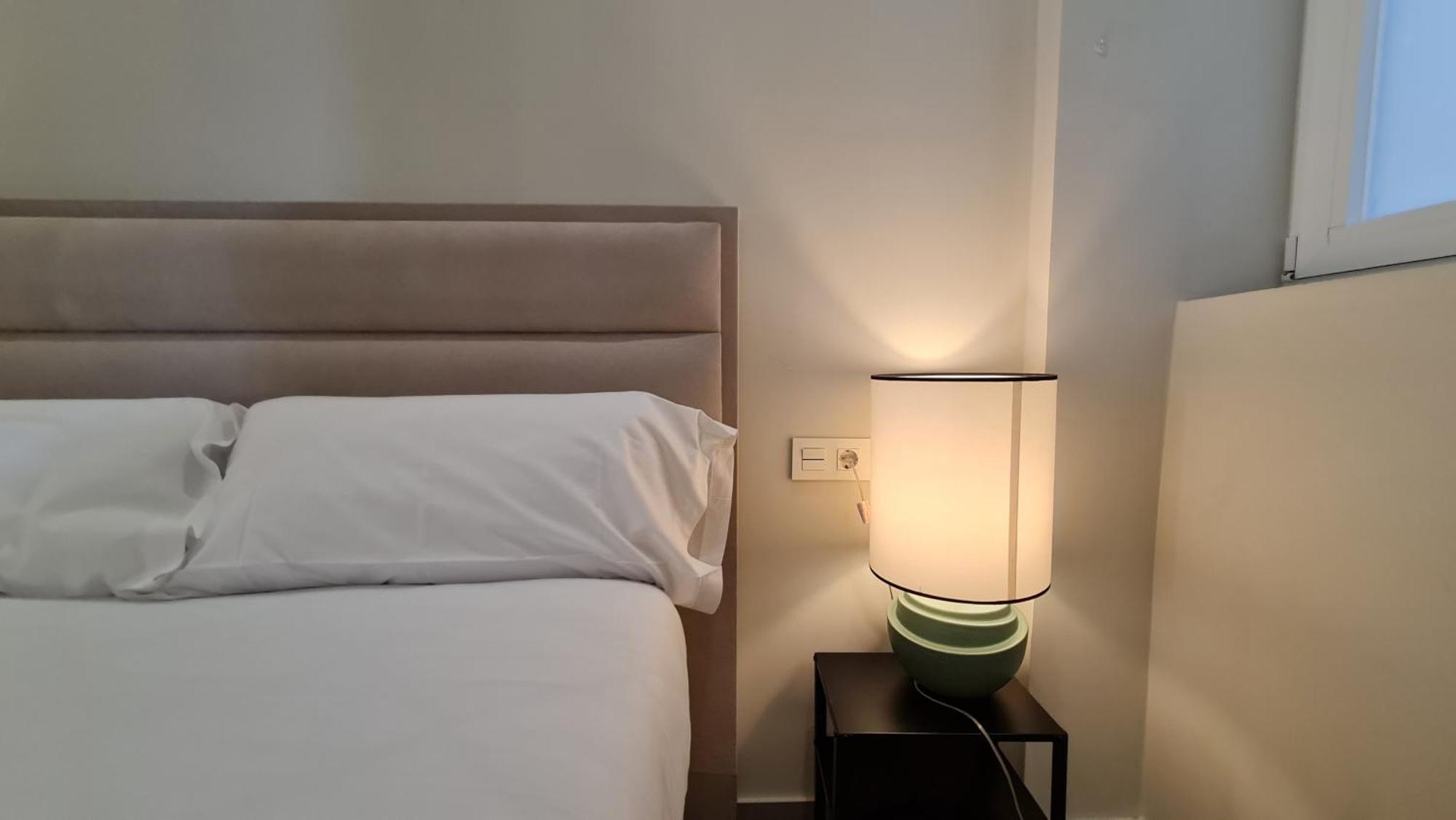 Navas 101 Cosmopolitan Loft Apartment Granada