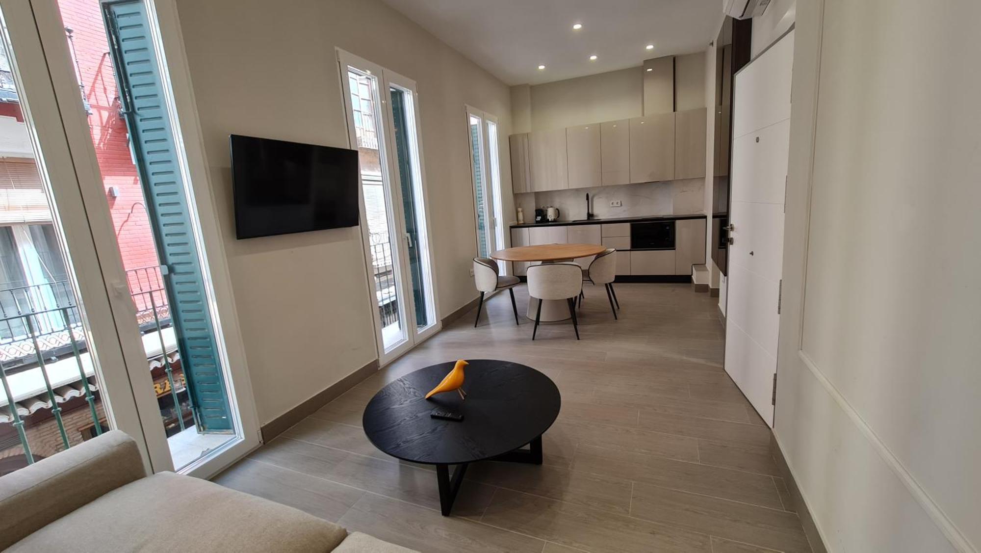 Navas 101 Cosmopolitan Loft Apartment