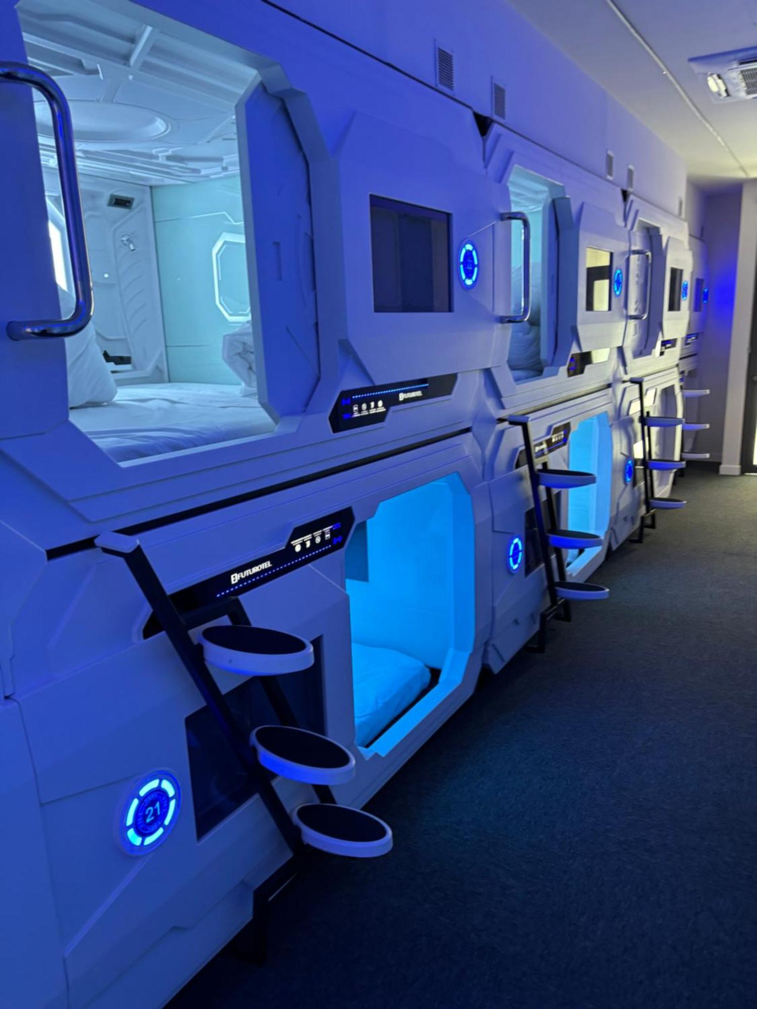 Hostal Futurotel Space