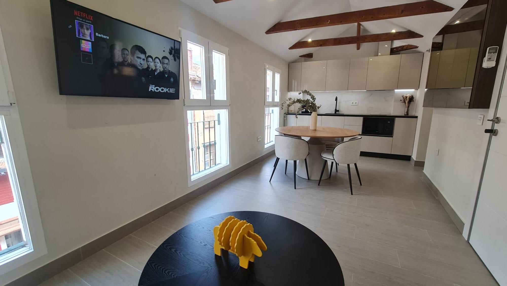 Navas Penthouse 301 By Florentia Homes Apartamento