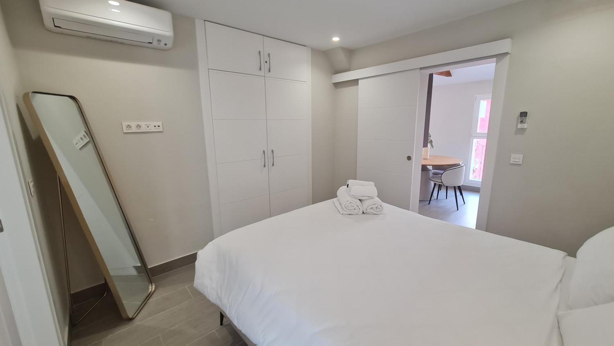 Navas Penthouse 301 By Florentia Homes