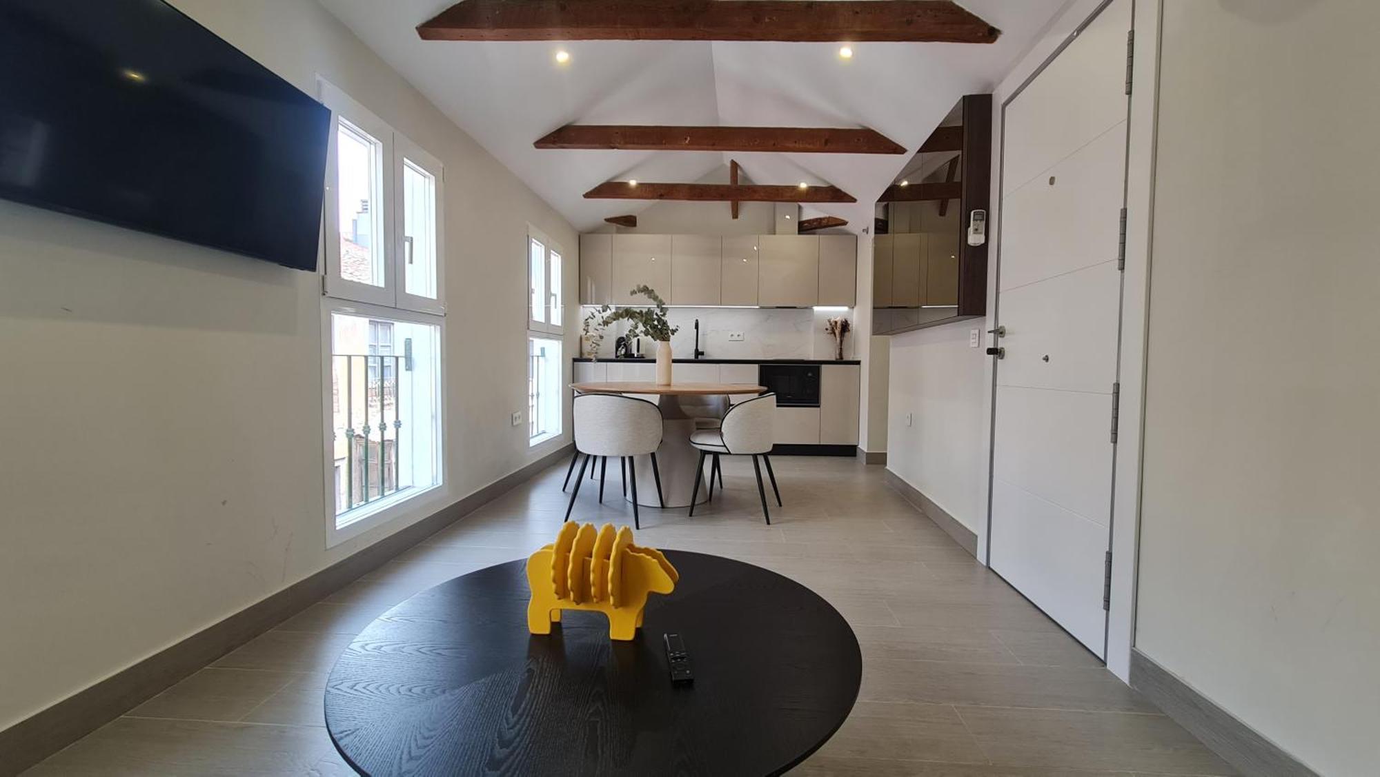 Navas Penthouse 301 By Florentia Homes