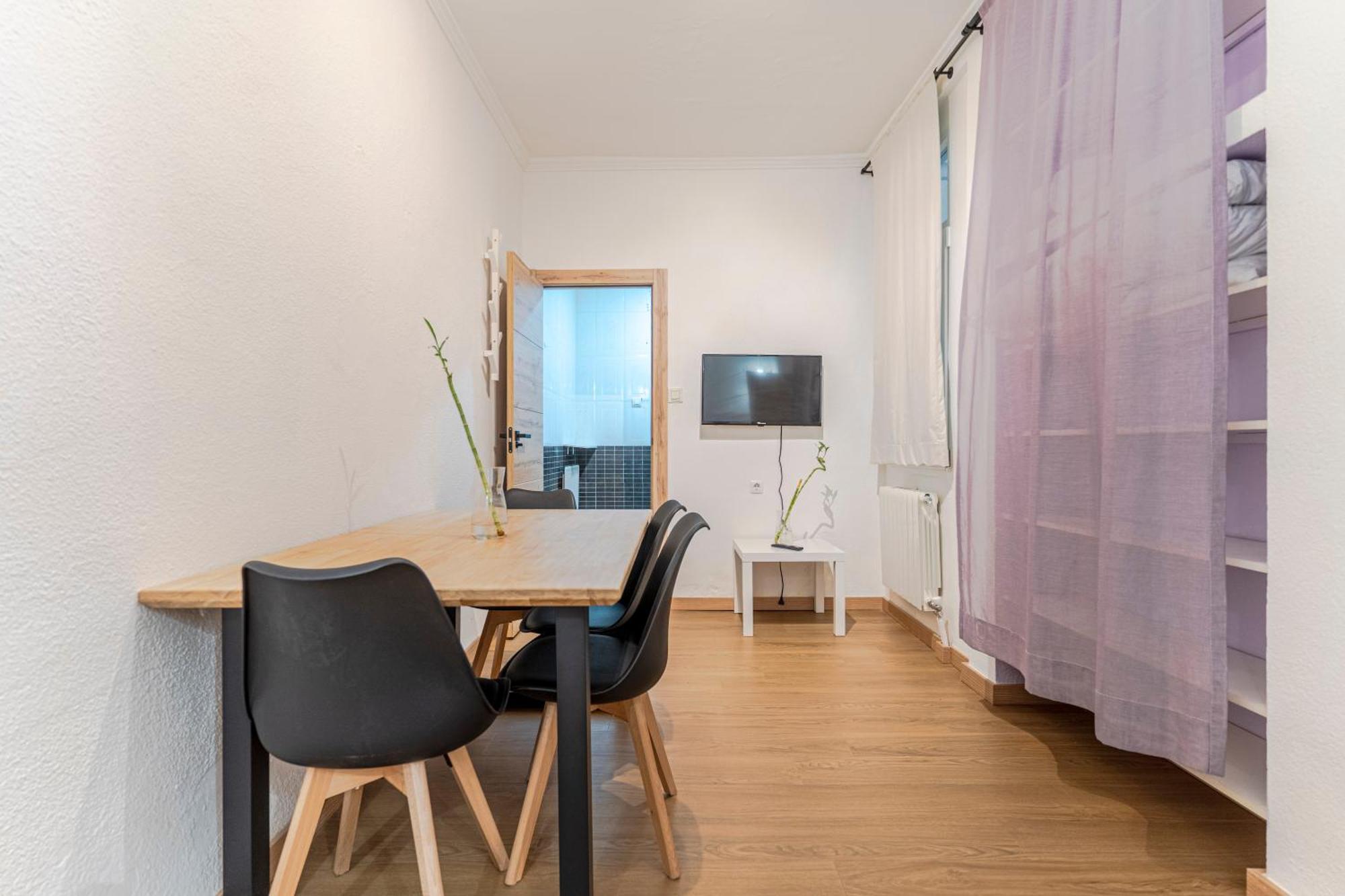 En El Centro De Excelente Ubicacion Apartamento *