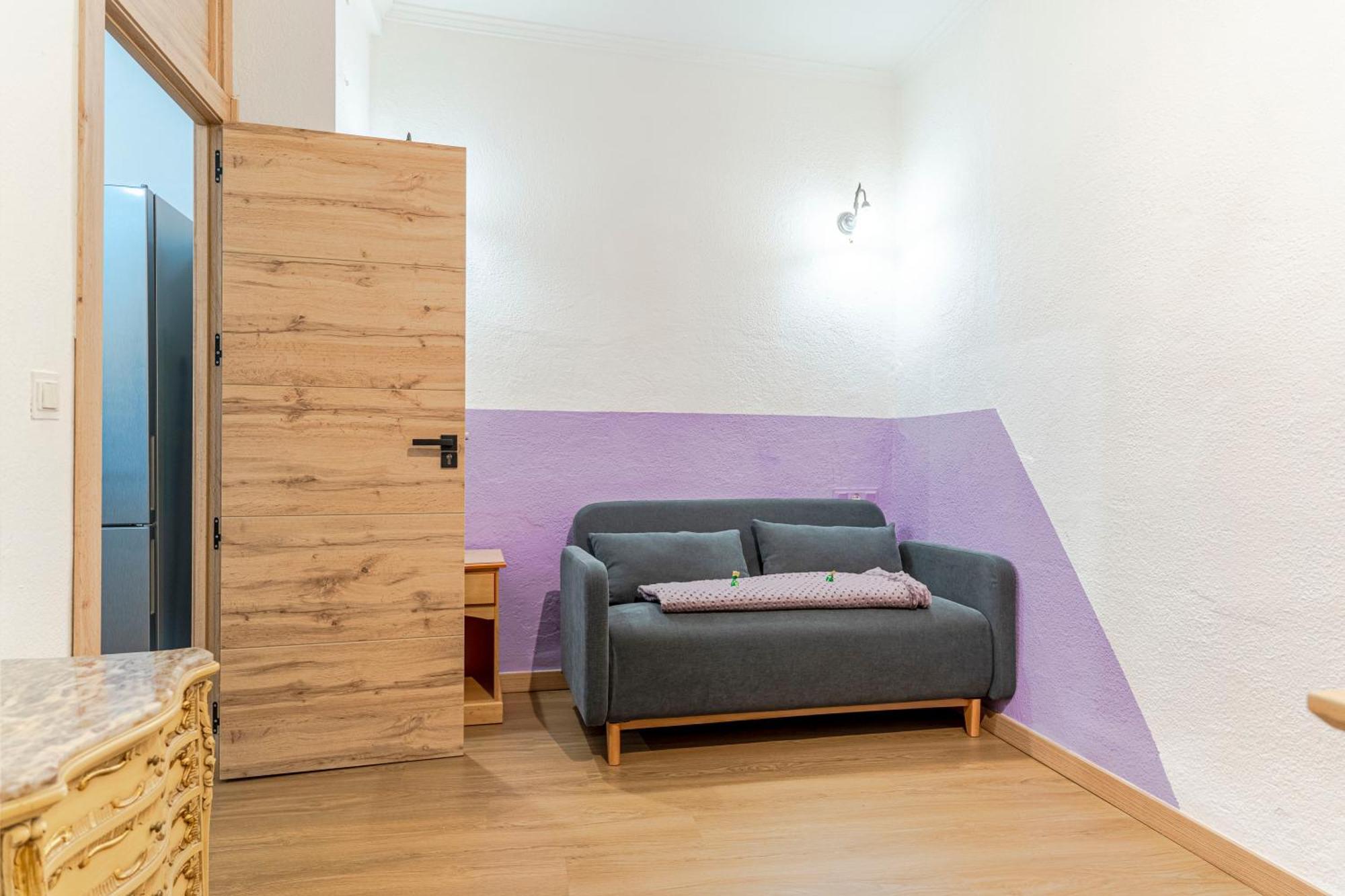 En El Centro De Excelente Ubicacion Apartamento *