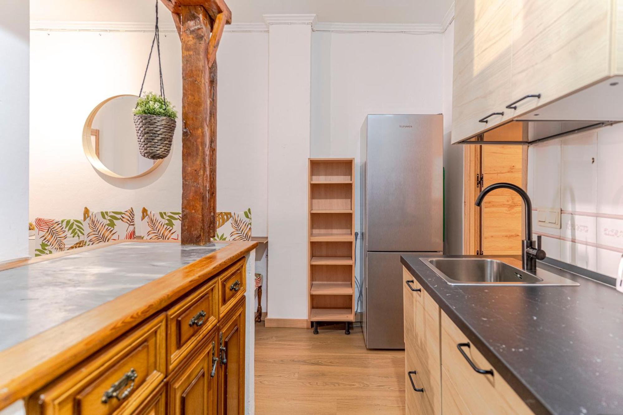 En El Centro De Excelente Ubicacion Apartamento Granada