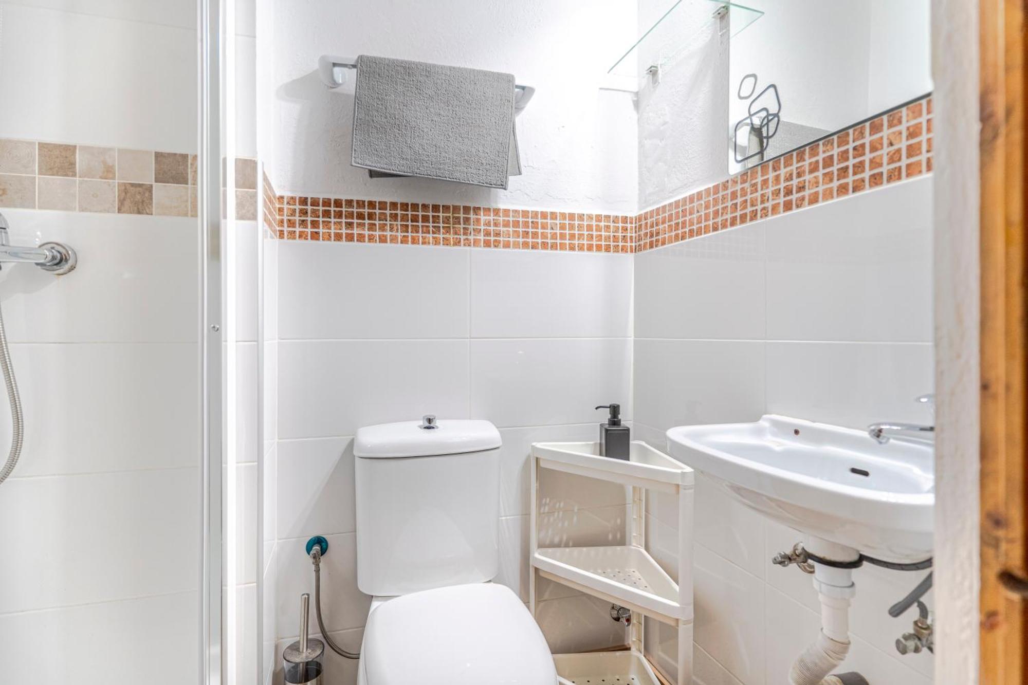 En El Centro De Excelente Ubicacion Apartamento Granada