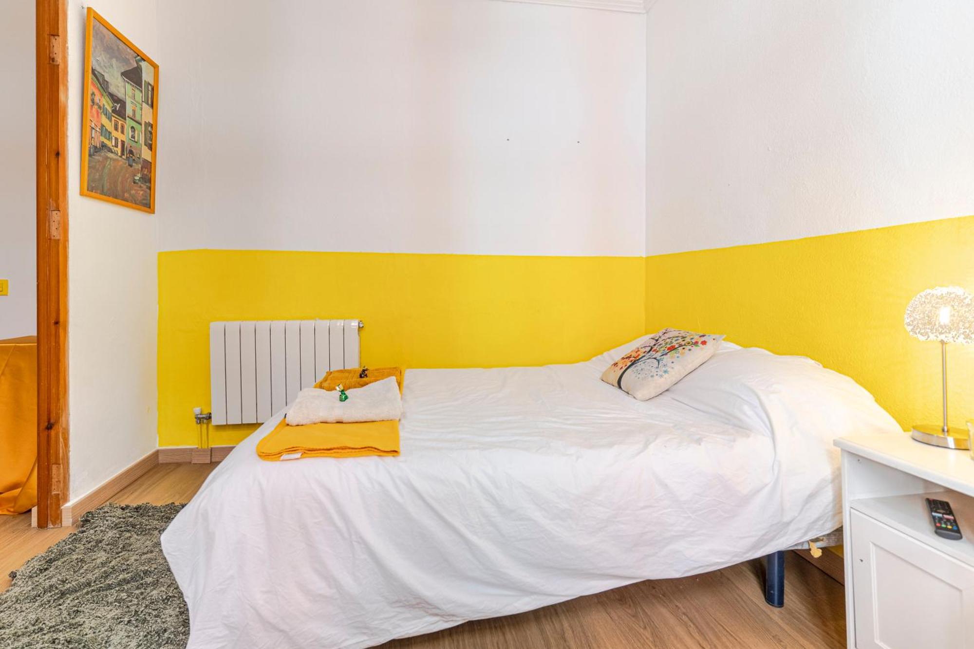 En El Centro De Excelente Ubicacion Apartamento