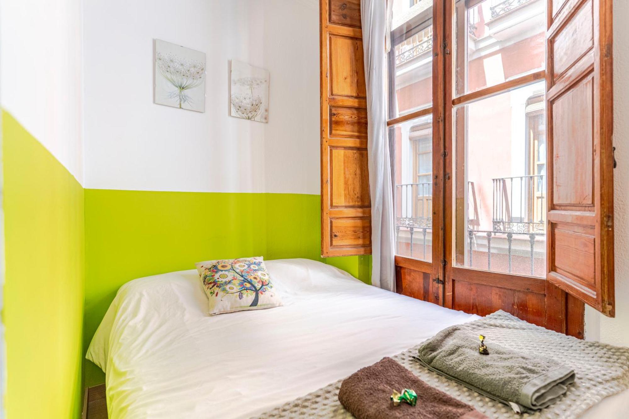 En El Centro De Excelente Ubicacion Apartamento *