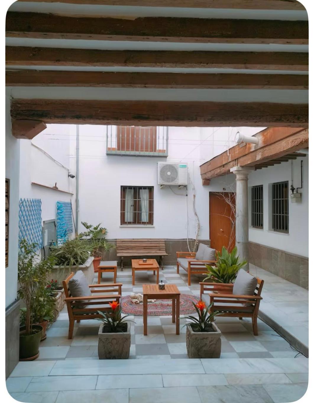 Alhambra Host Apartamento *