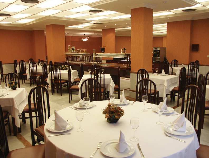 Hotel Maciá Condor 4*