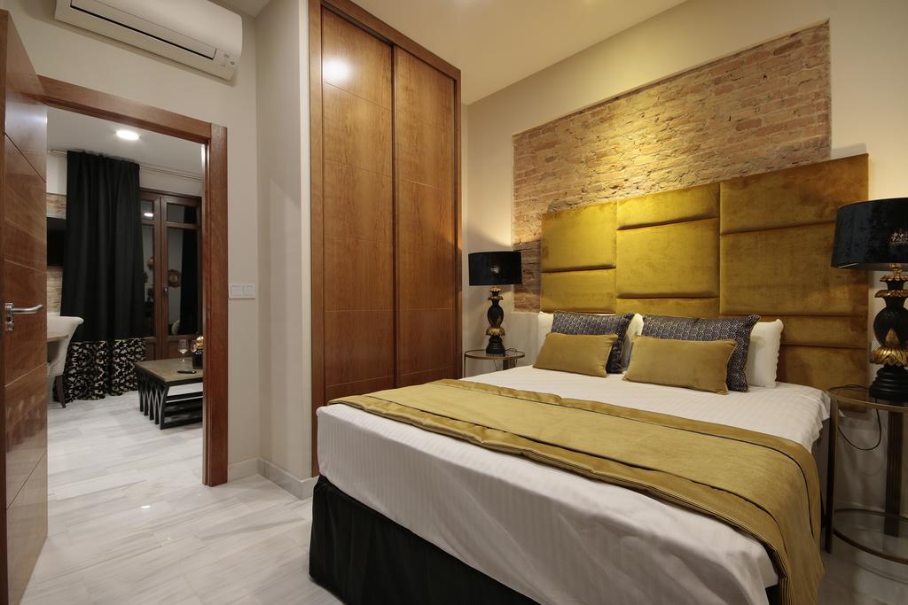 Suites Gran Via Capilla Real * Granada