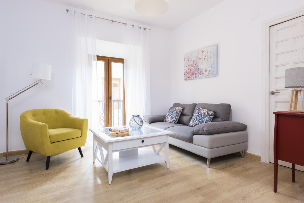 Apartment Genteel Plaza Nueva