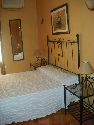 Montes Hotel 2*