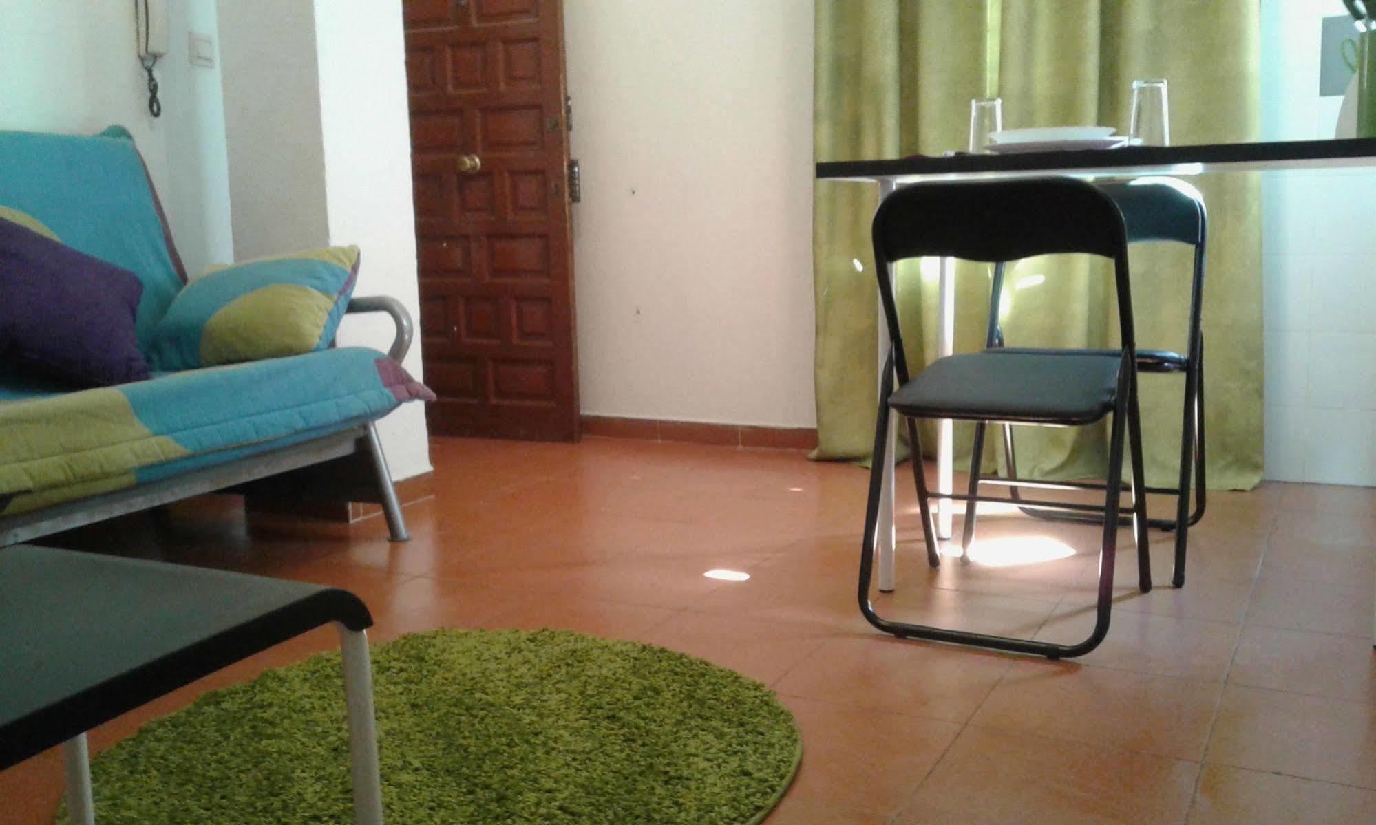 Comet Elvira Apartment