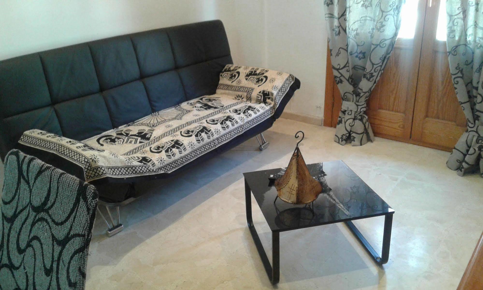 Comet Elvira Apartment *