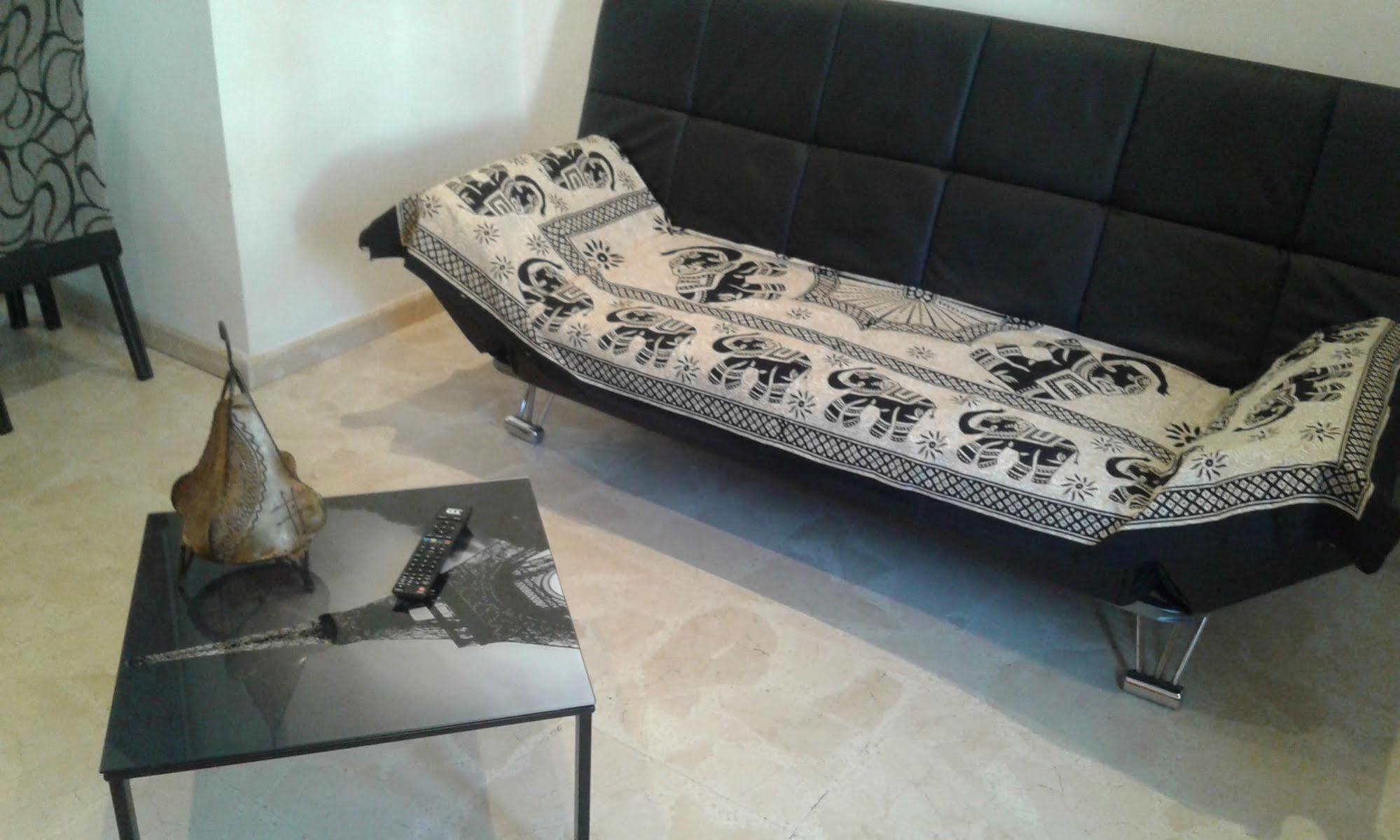 Comet Elvira Apartment