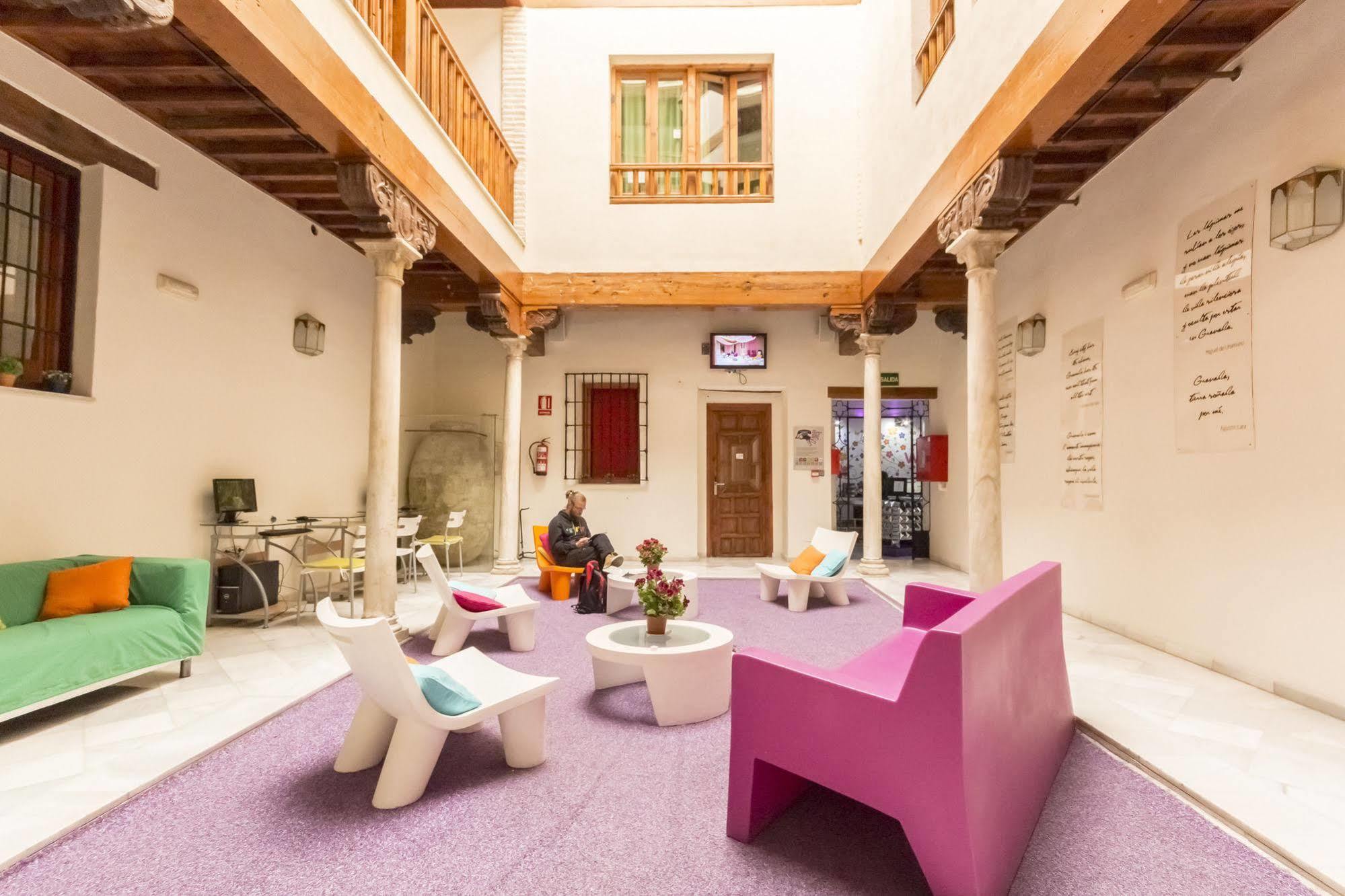 White Nest Hostel Granada