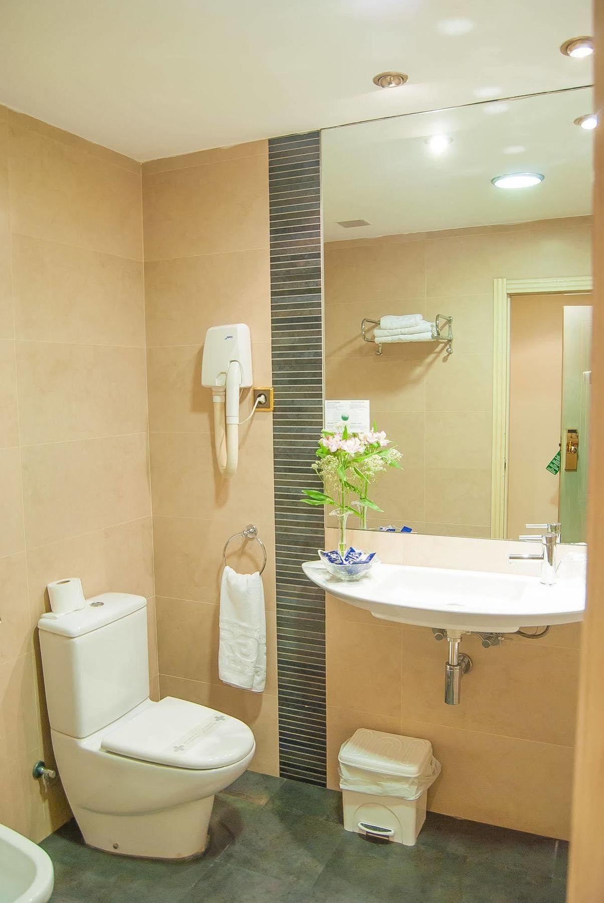 Hotel Ana María 3*