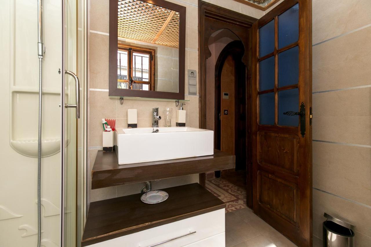 Charming Andalusian House - Free Parking Granada