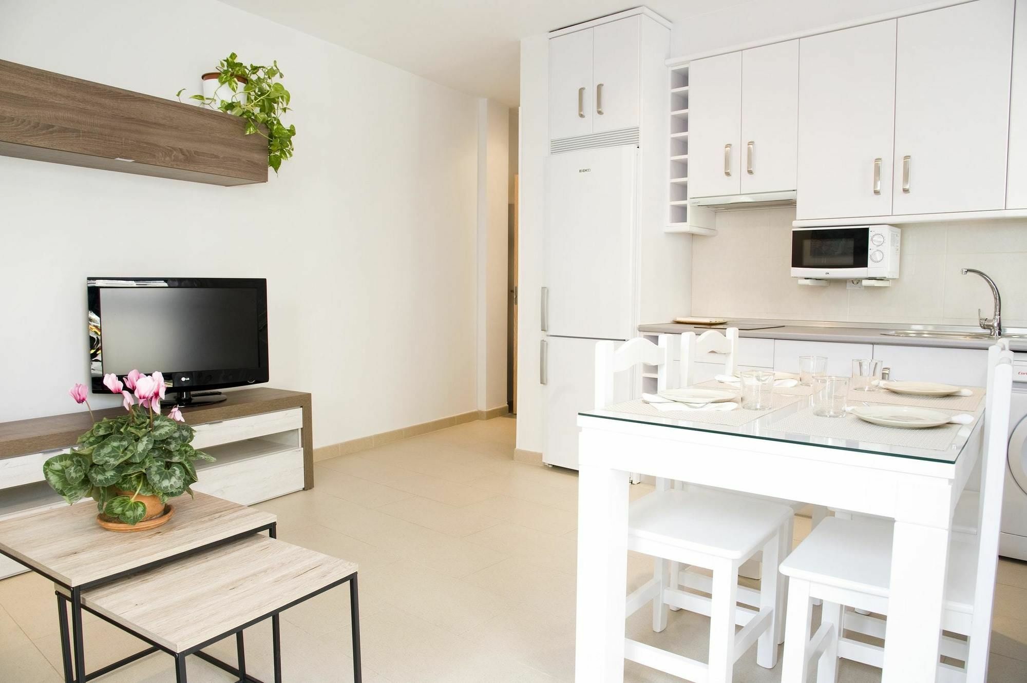 With 2 Bedrooms In Granada, With Wonderful View And Wif Apartamento