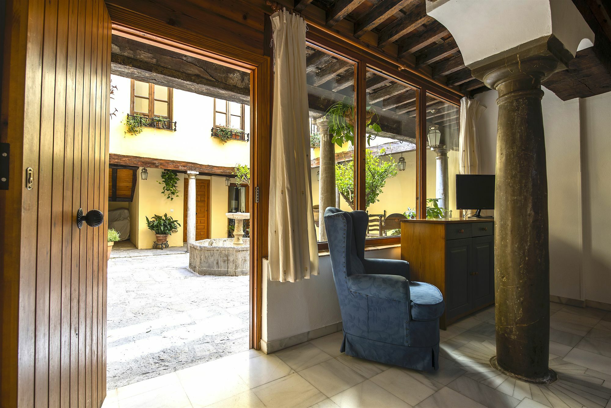 Alh Patio Apartamento Granada