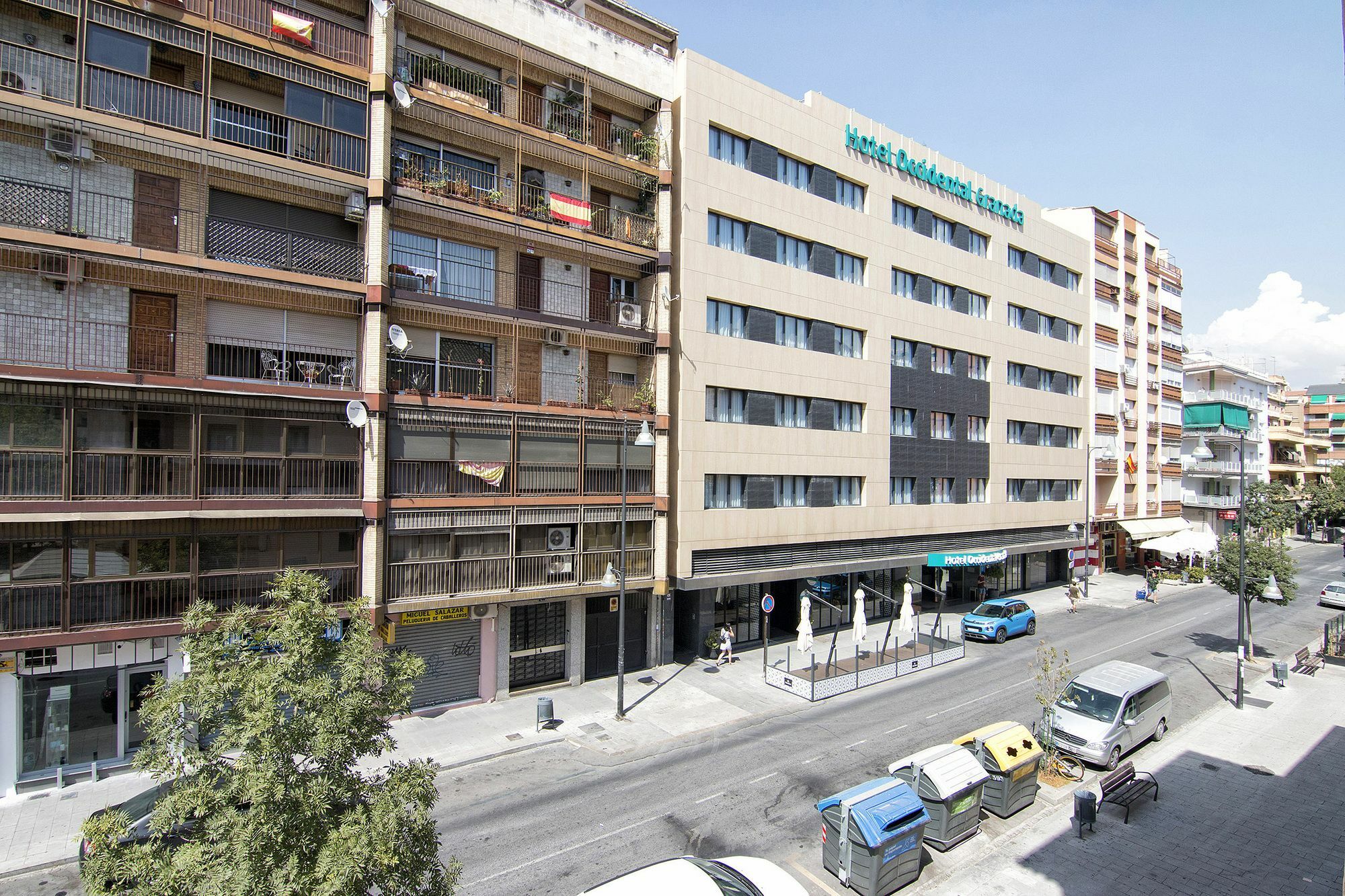 Bright & Elegant Centre 3 Bedroom *
