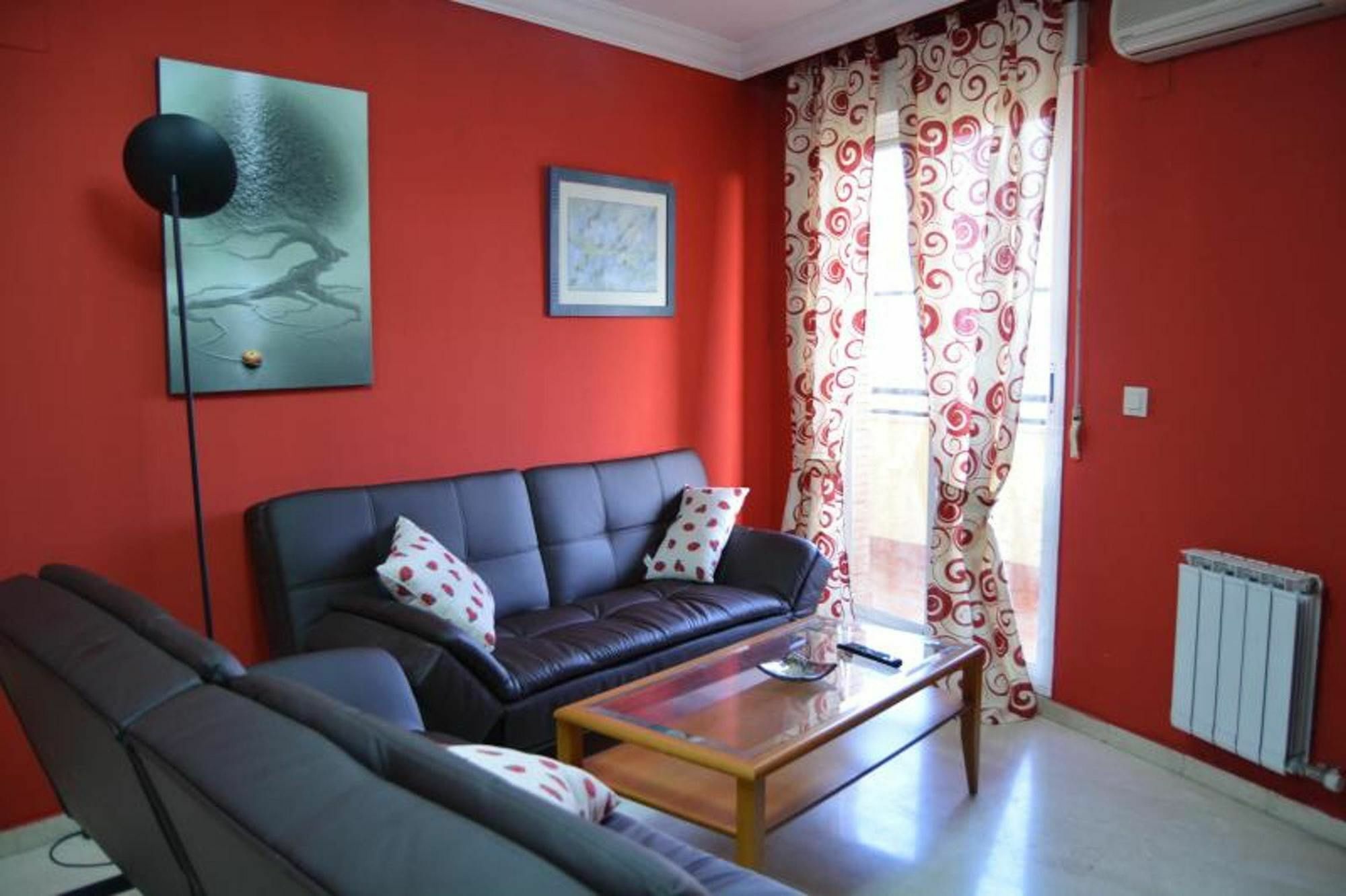 With 4 Bedrooms In Granada, With Wonderful View, Furnis *