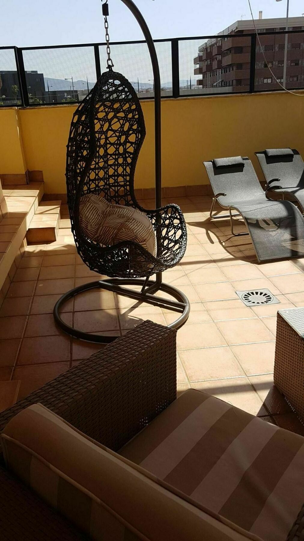 With 4 Bedrooms In Granada, With Wonderful View, Furnis Apartamento Granada