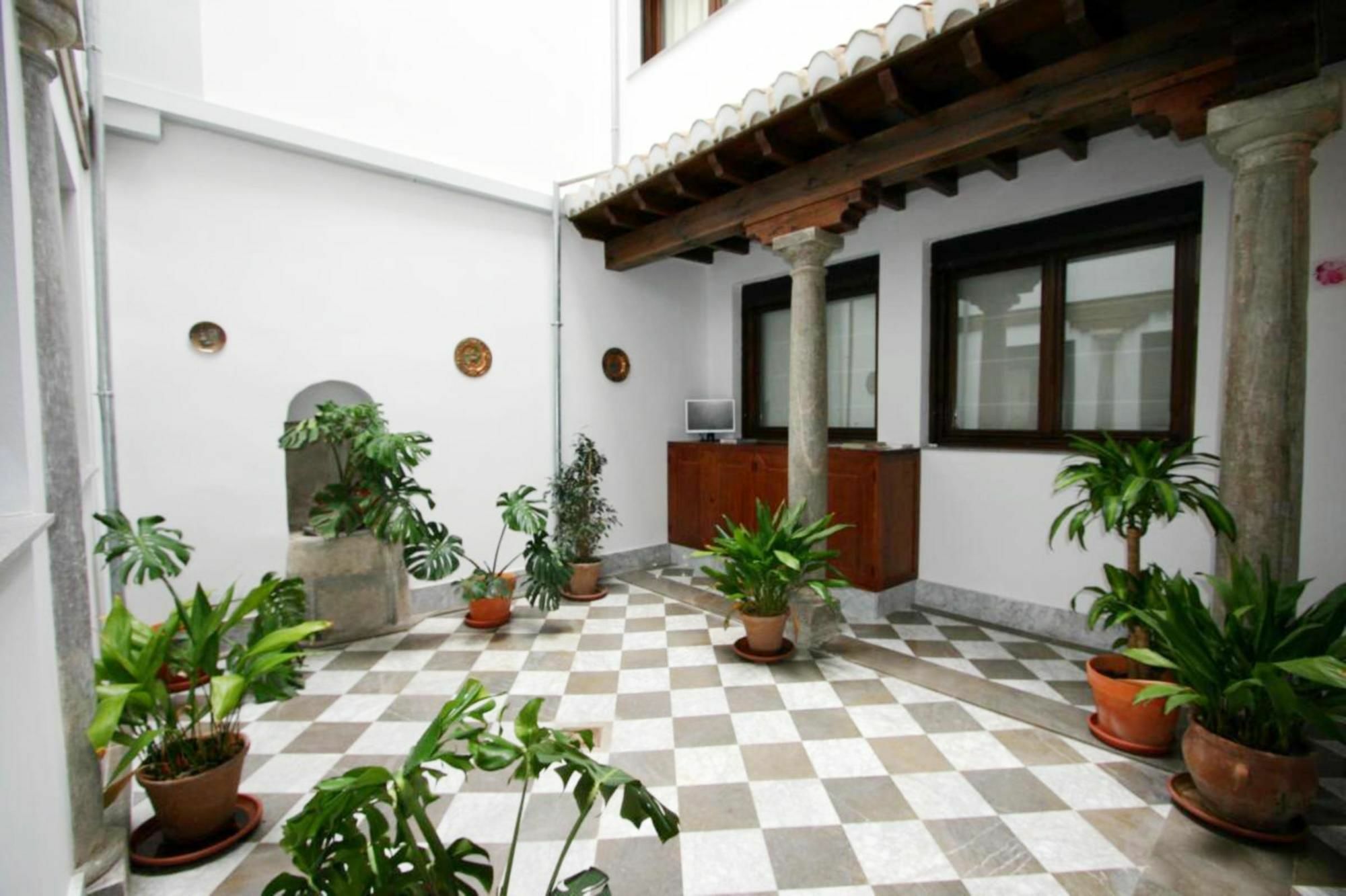 Mercader De Sedas