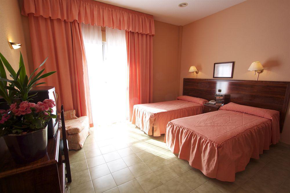 San Gabriel 3*
