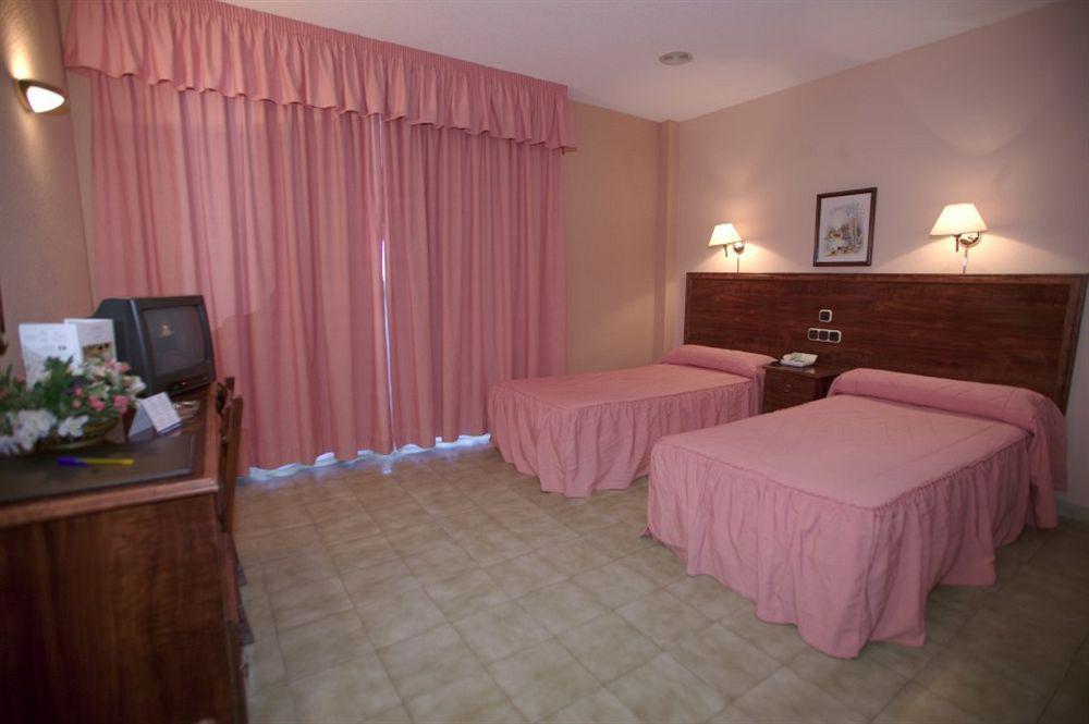 San Gabriel 3*