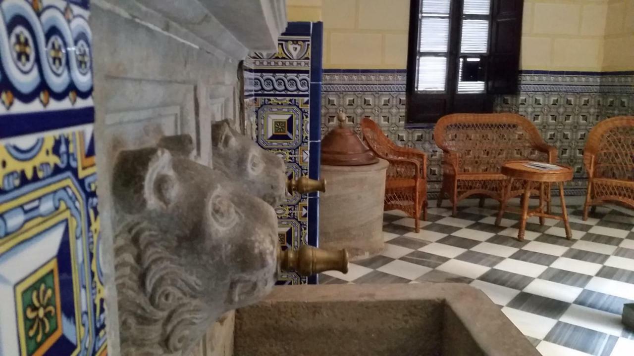 Patio San Jerónimo Casa De Arte Granada