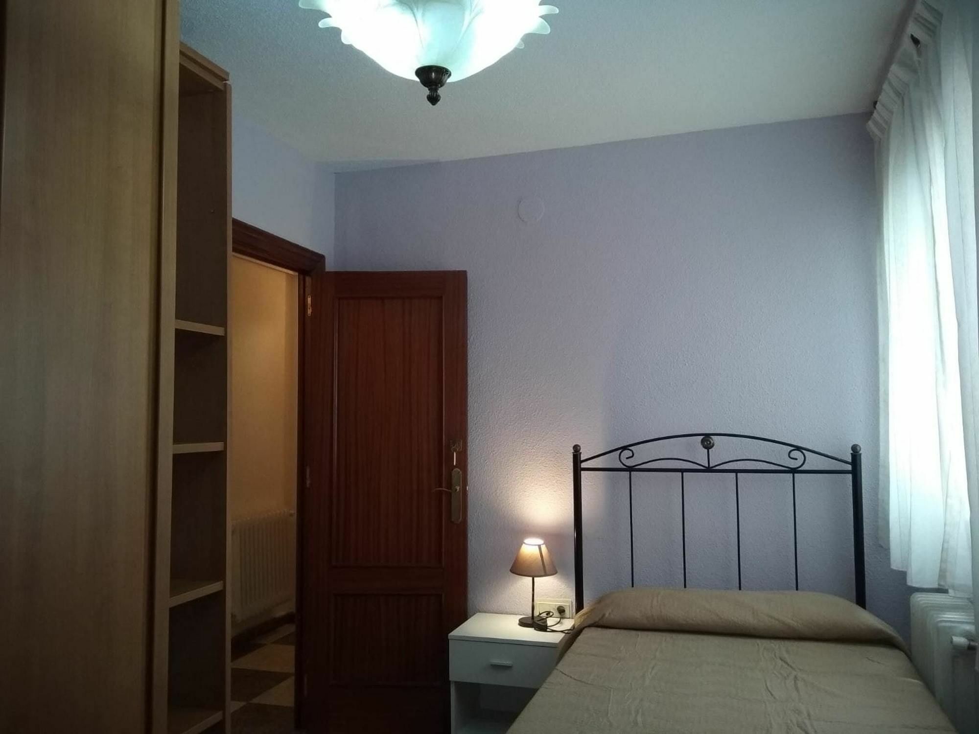 Apartamento With 4 Bedrooms In Granada, With Wonderful View, Furnis *