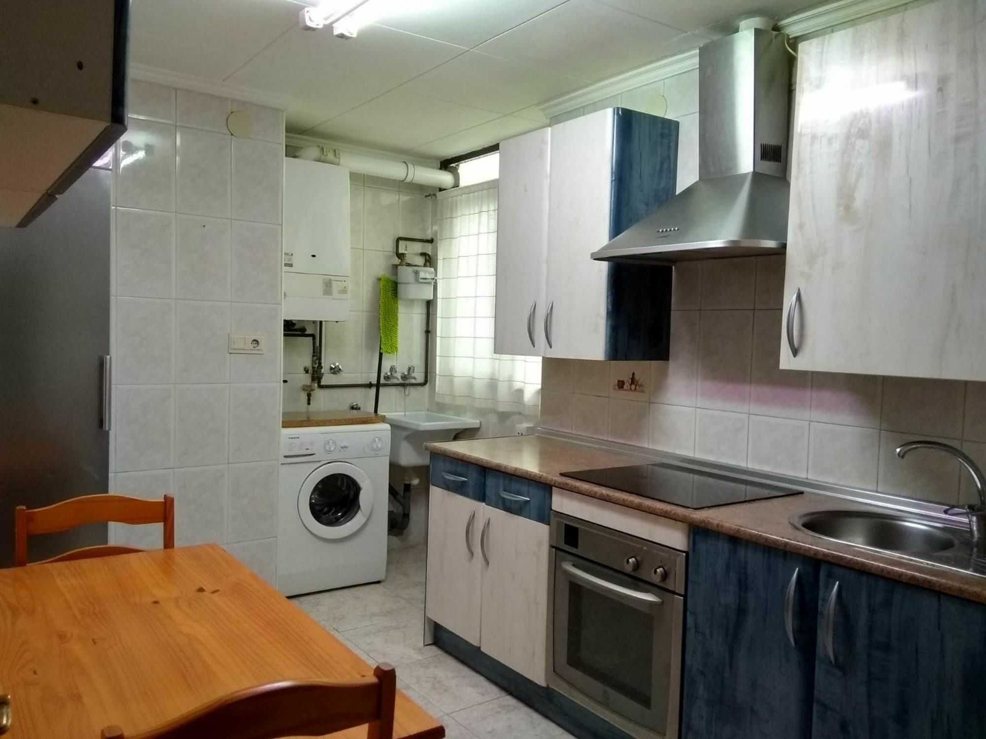 With 4 Bedrooms In Granada, With Wonderful View, Furnis Apartamento Granada