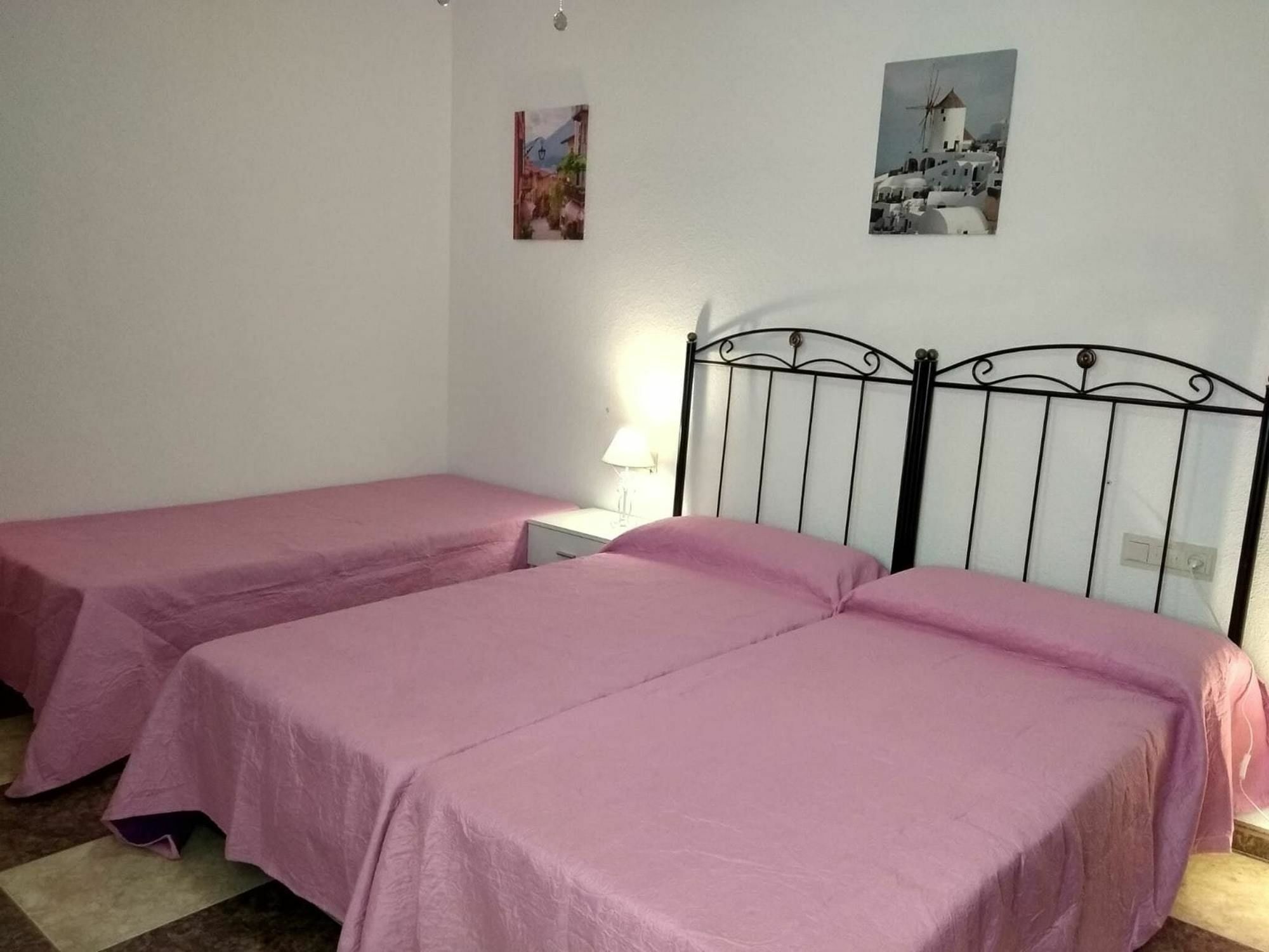 With 4 Bedrooms In Granada, With Wonderful View, Furnis