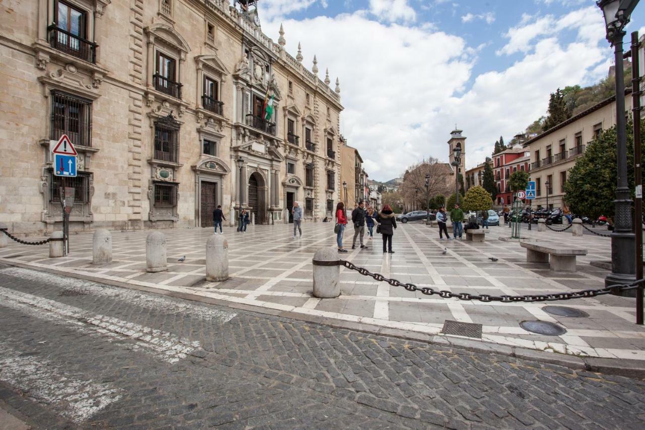 Reina Isabel *