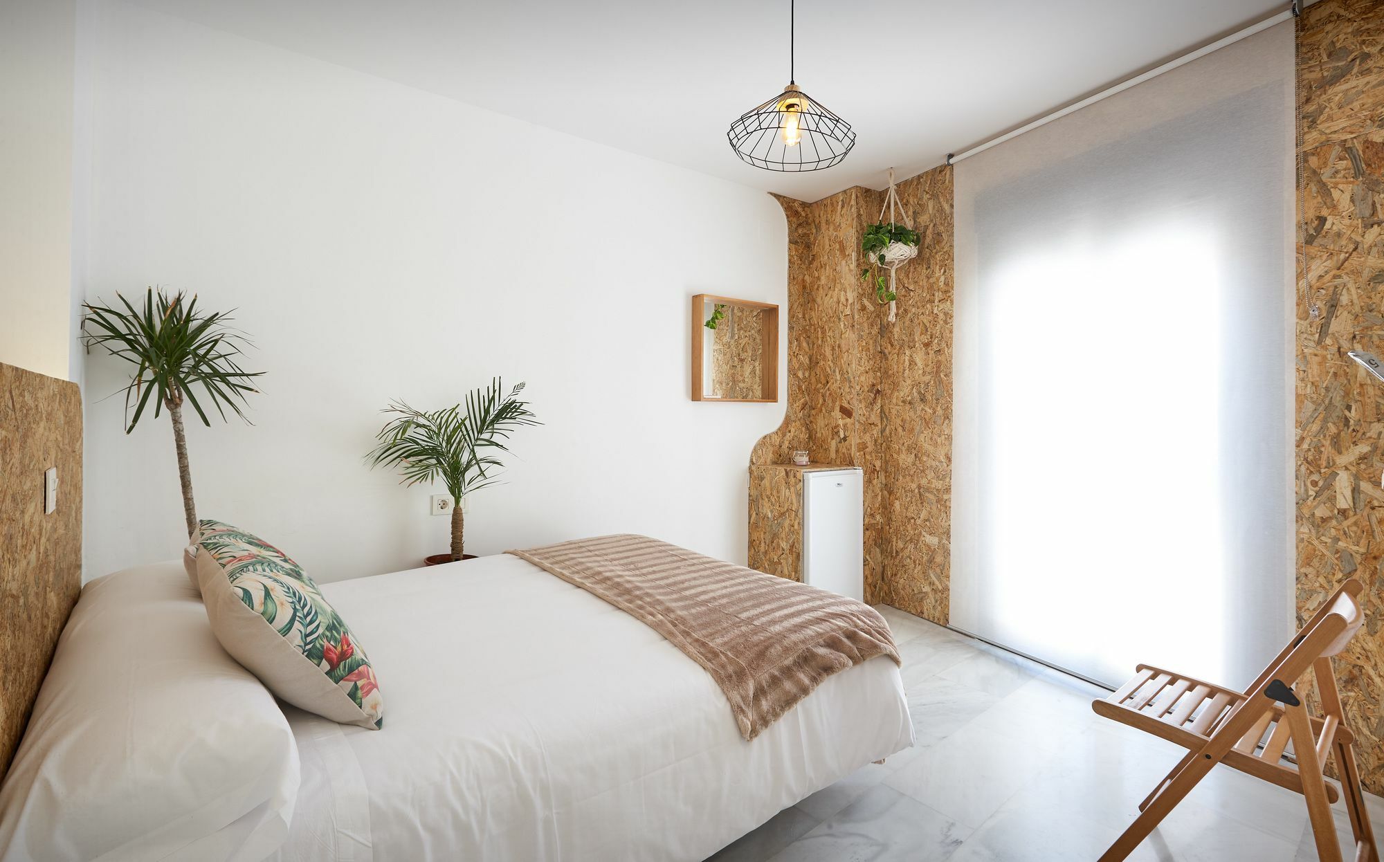 & Bar Hotel