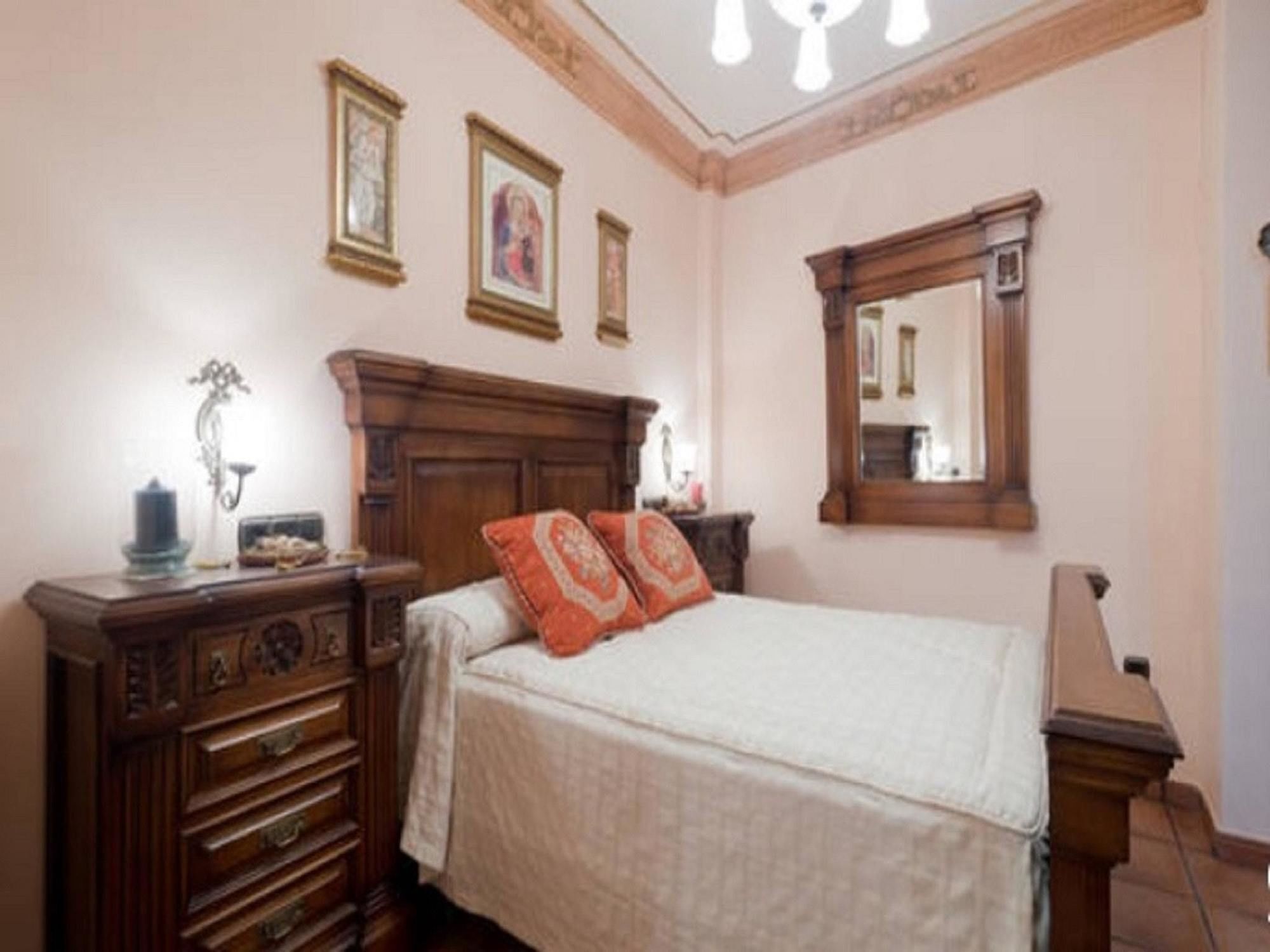 With 3 Bedrooms In Granada, With Wonderful View, Balcon Apartamento *