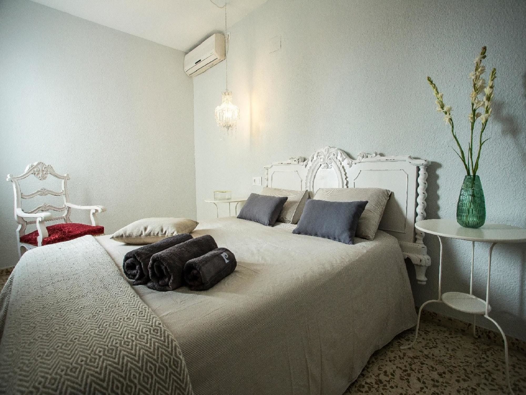 Apartamento With 4 Bedrooms In Granada, With Wonderful View, Furnis *