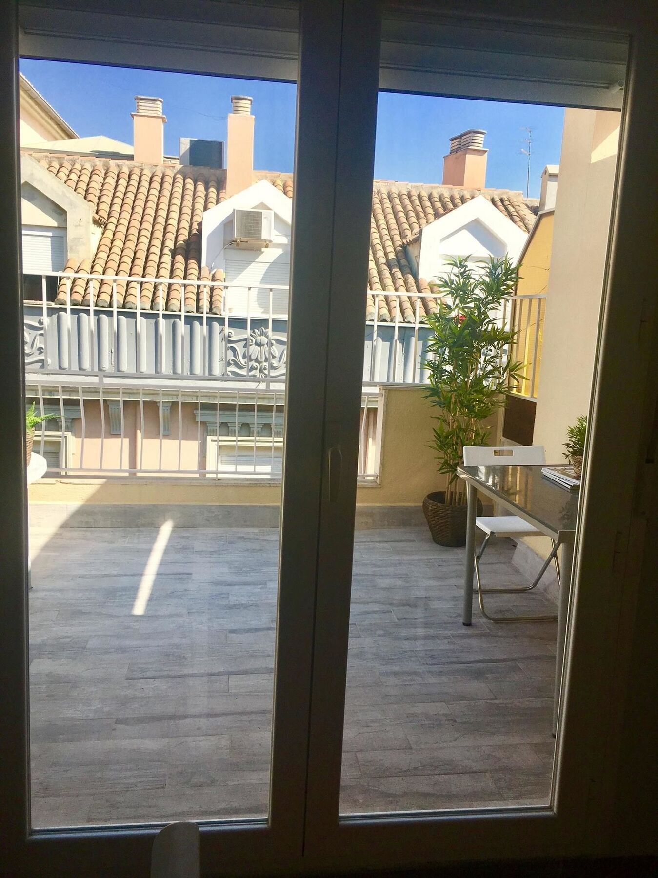 Apartamento With 4 Bedrooms In Granada, With Wonderful View, Furnis