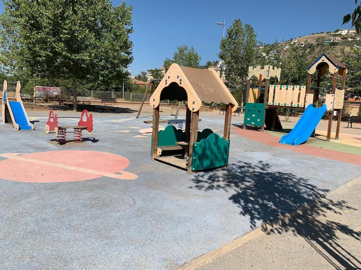 En Con Facil Aparcamiento En La Zona Сasa de vacaciones Granada