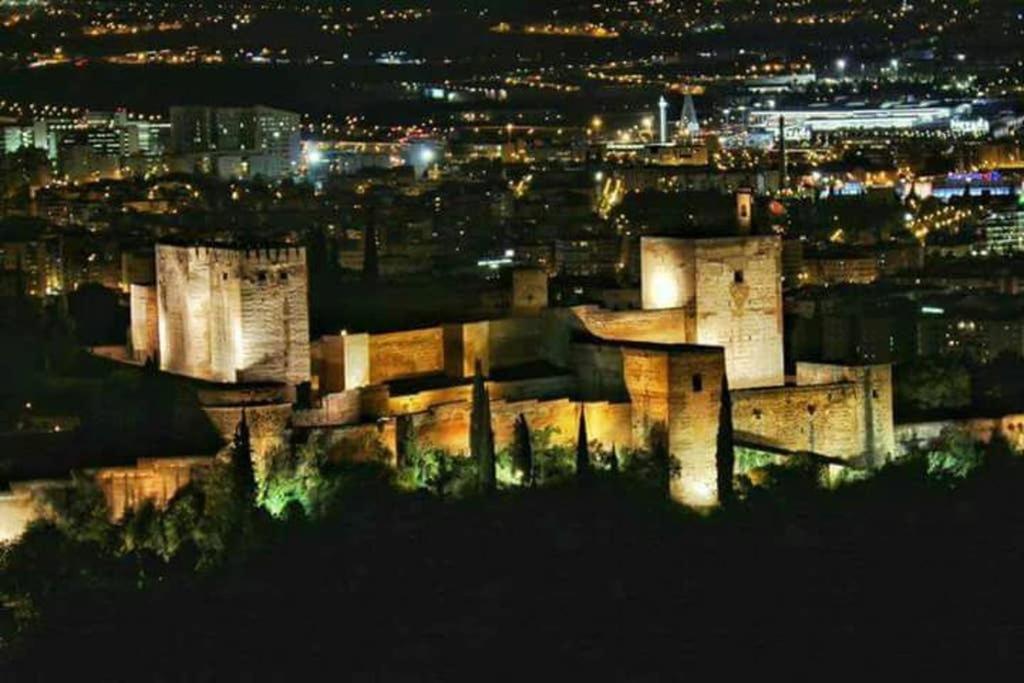 Blanco Esquí Y Alhambra. Garaje Privado Granada