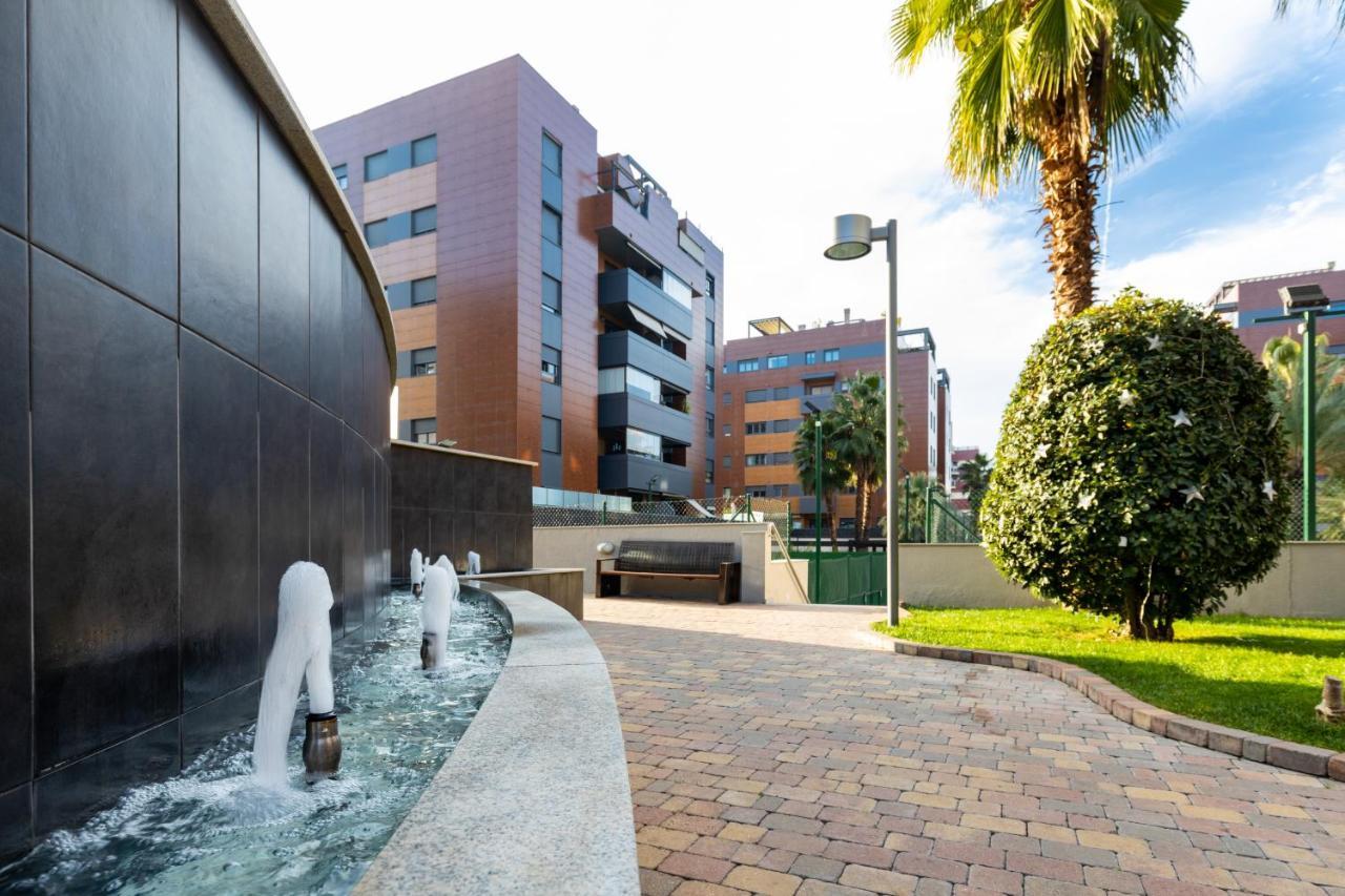Forum-ciencias Con Piscina, Gym & Parking * Granada