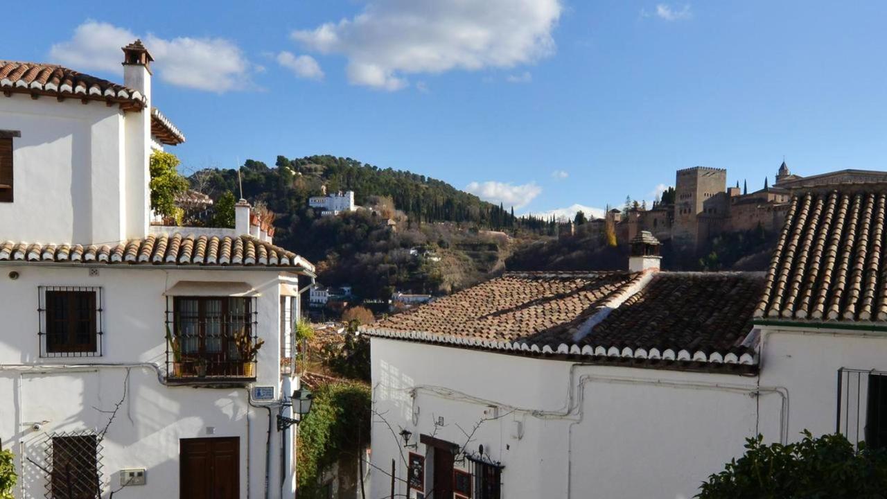 Callejón Del Aljibe De Trillo * Granada